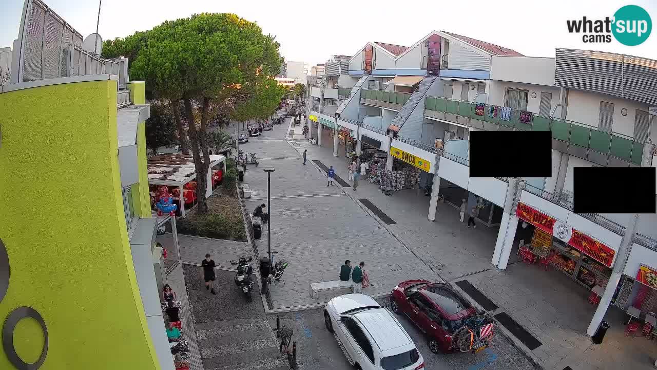 Bibione Shopping Street Webcam – Live View