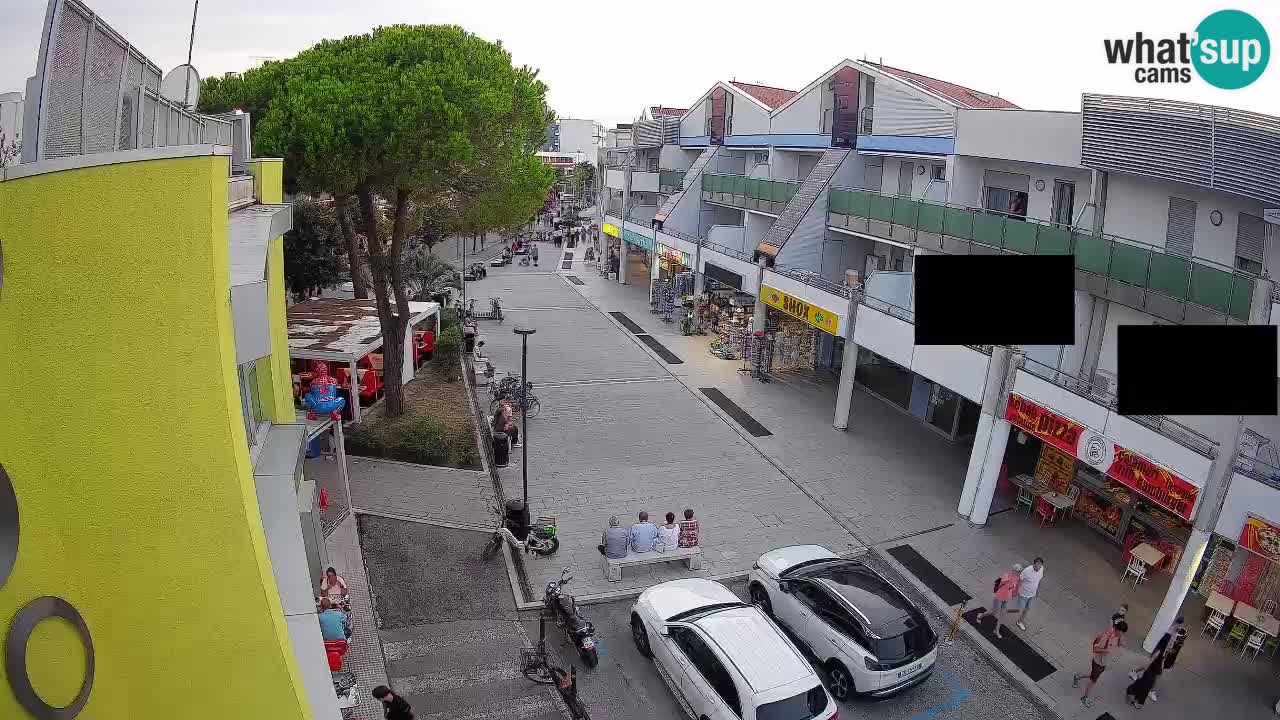 Bibione Shopping Street Webcam – Live View