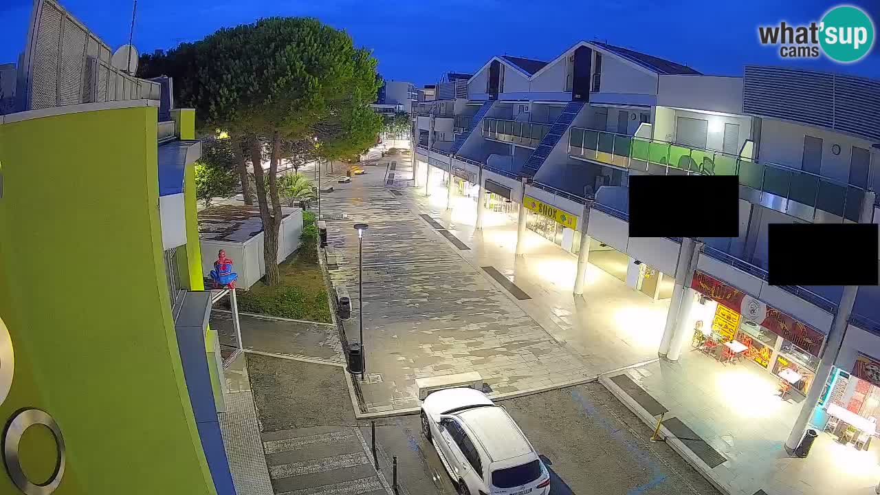 Bibione Shopping Street Webcam – Live View