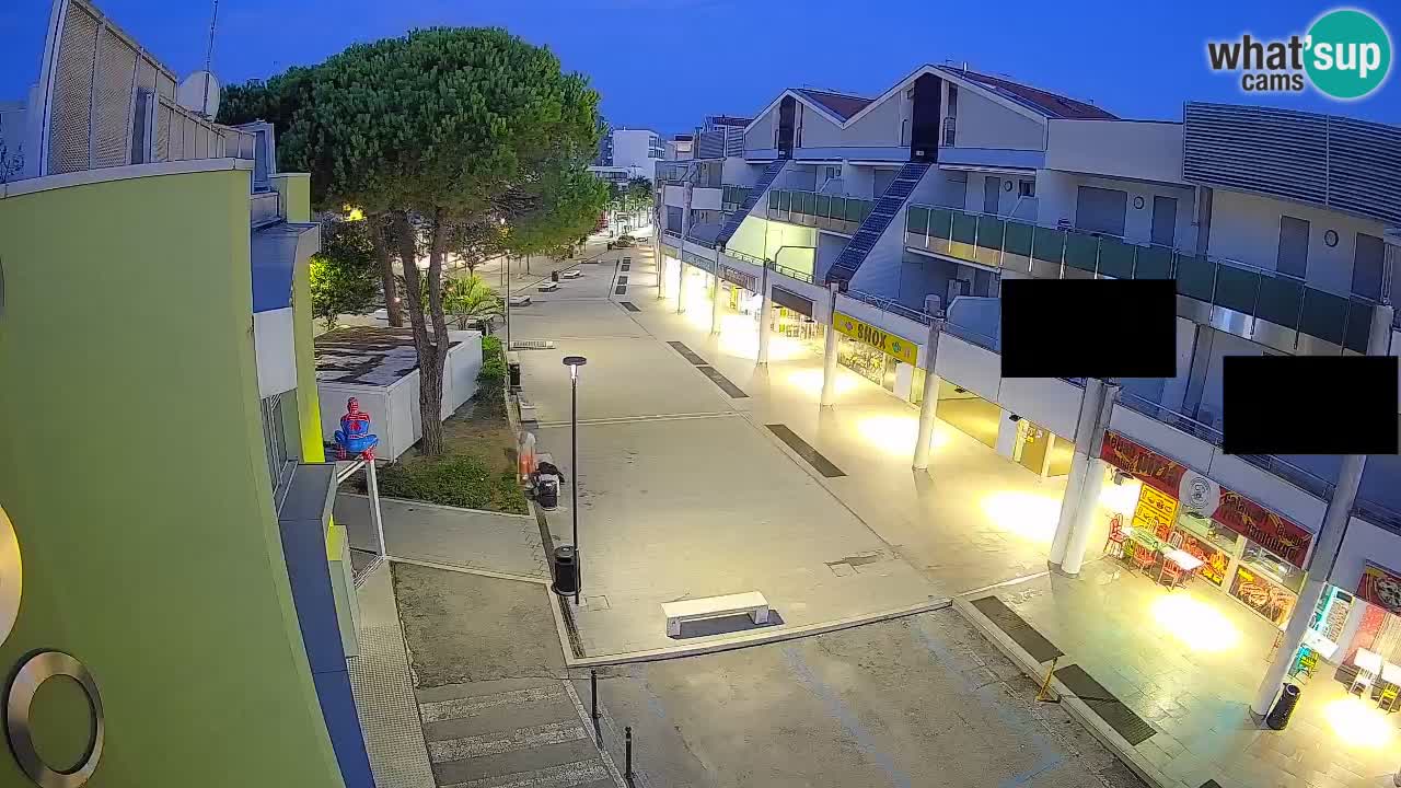 Bibione Shopping Street Webcam – Live View
