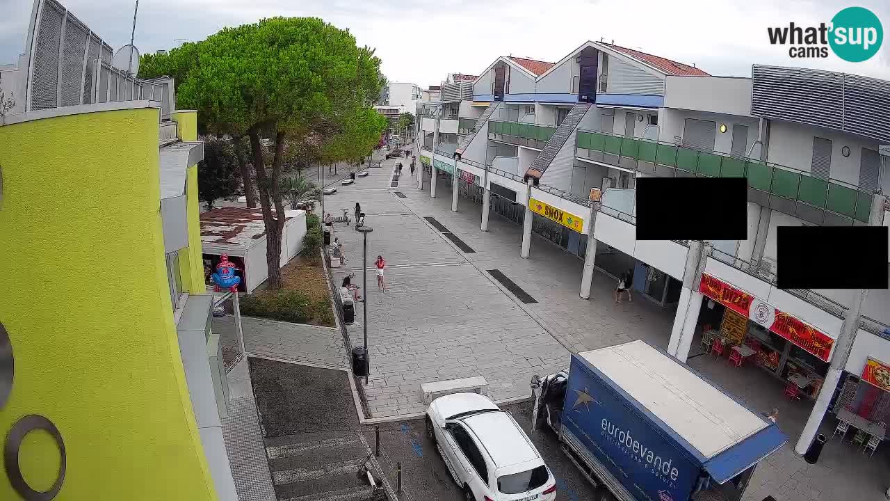 Bibione Shopping Street Webcam – Live View