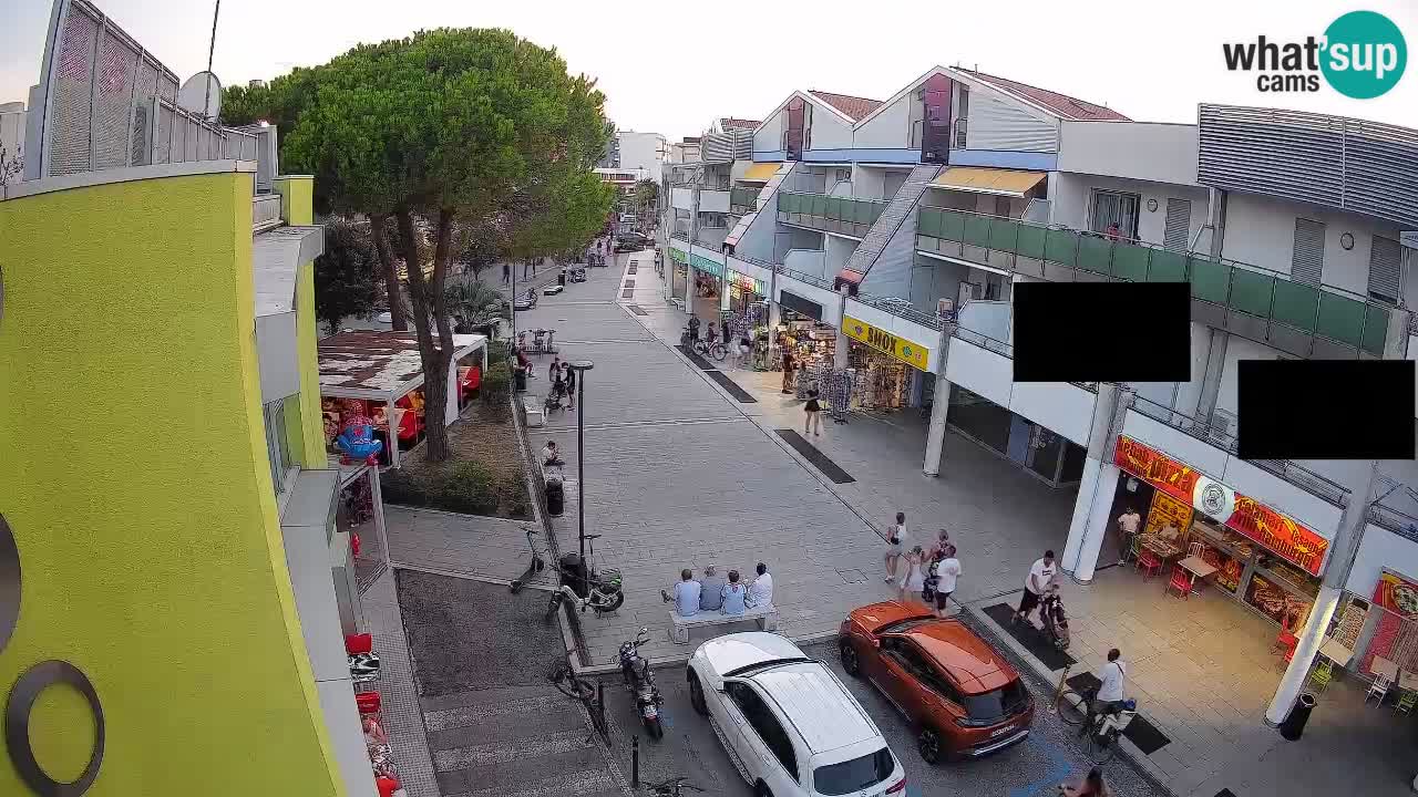 Bibione Shopping Street Webcam – Live View