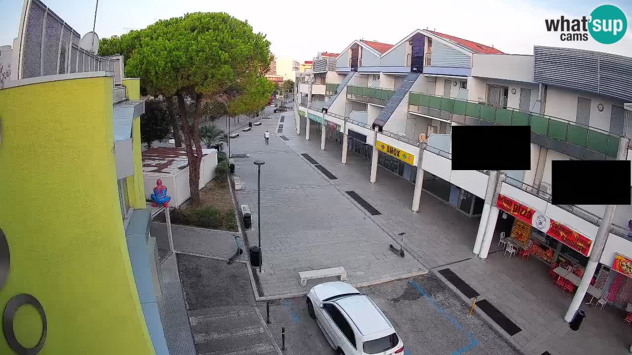 Bibione Shopping Street Webcam – Live View