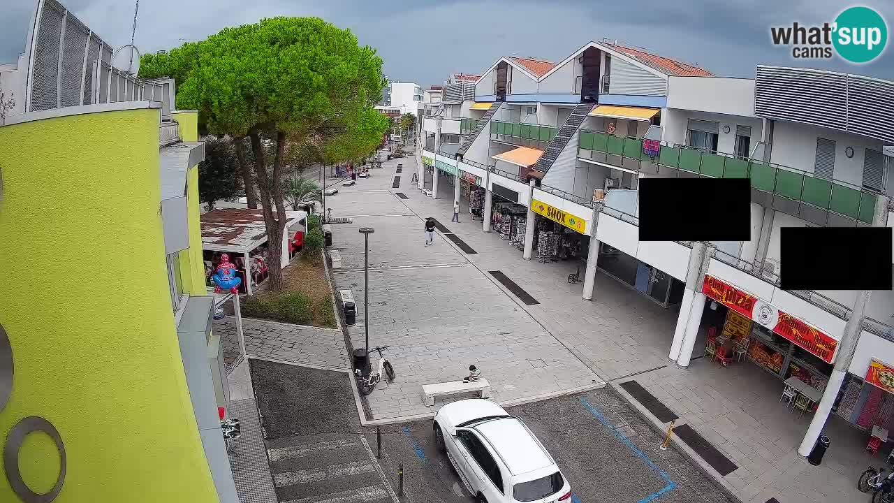 Bibione Shopping Street Webcam – Live View