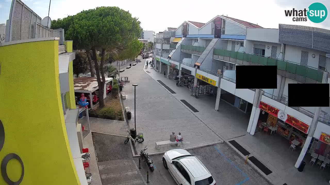 Bibione Shopping Street Webcam – Live View