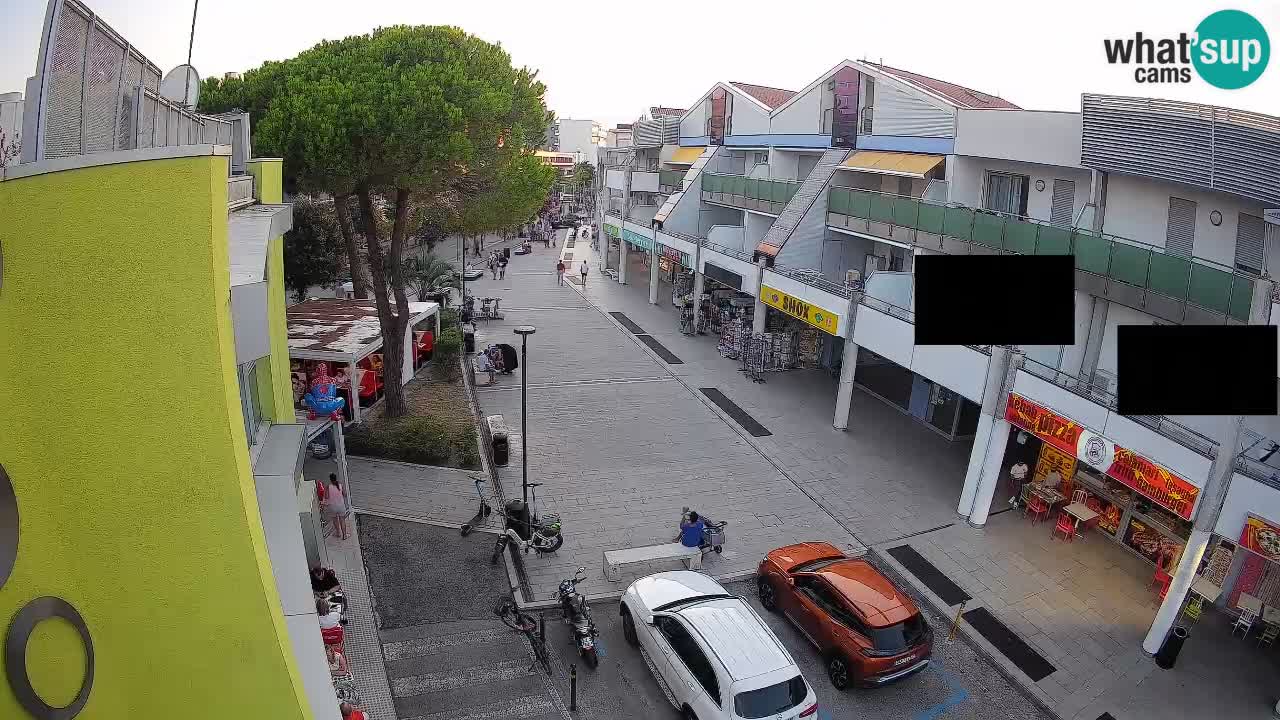 Bibione Shopping Street Webcam – Live View