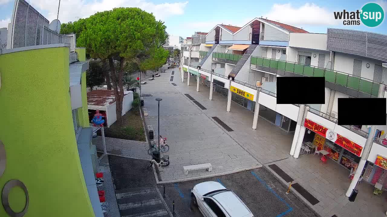 Bibione Shopping Street Webcam – Live View