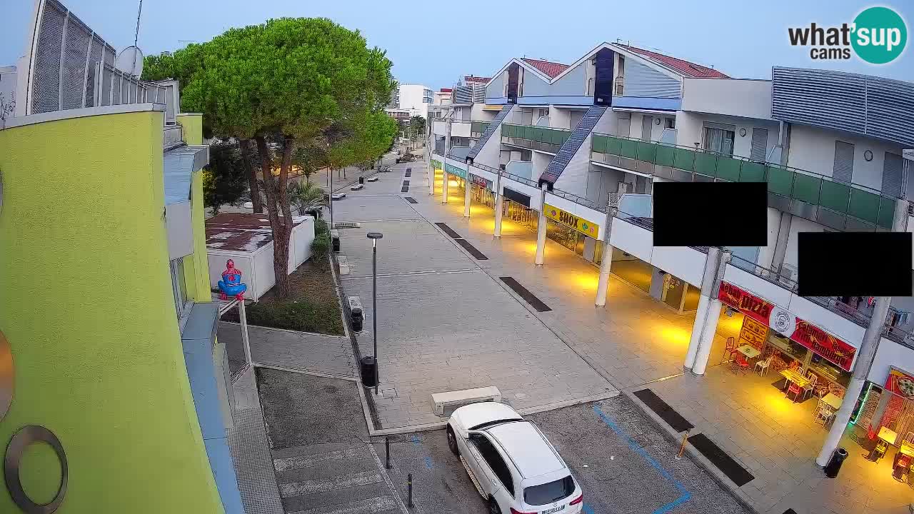 Spletna kamera Bibione Nakupovalna ulica – v živo