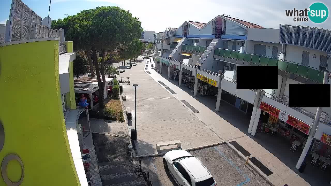Bibione Shopping Street Webcam – Live View