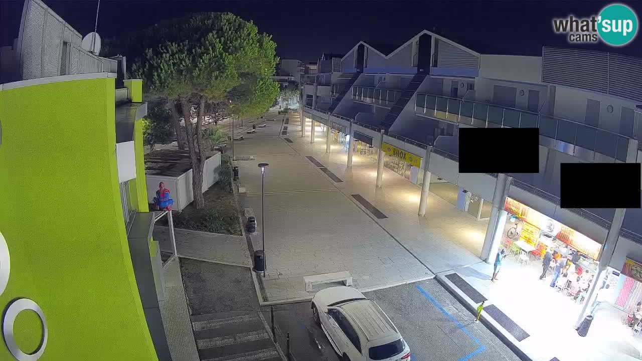 Bibione Shopping Street Webcam – Live View