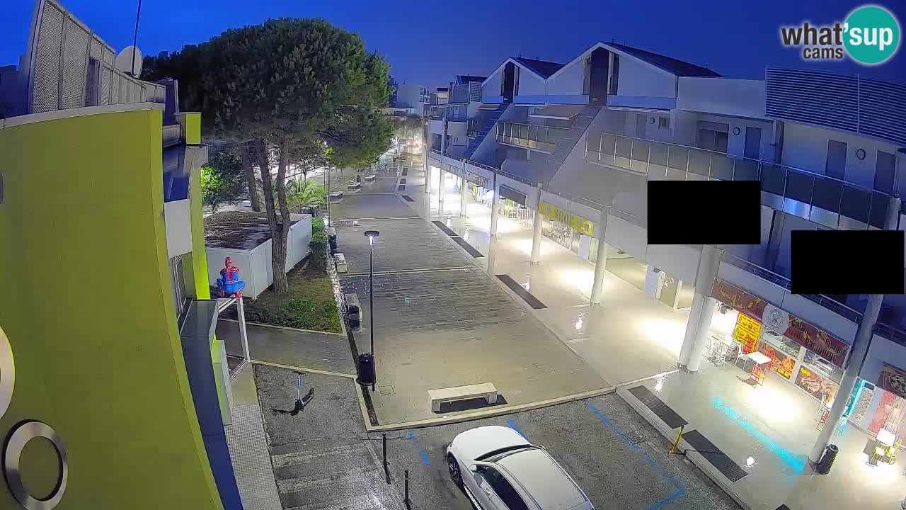Bibione Shopping Street Webcam – Live View