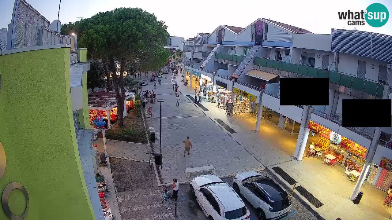 Bibione Shopping Street Webcam – Live View