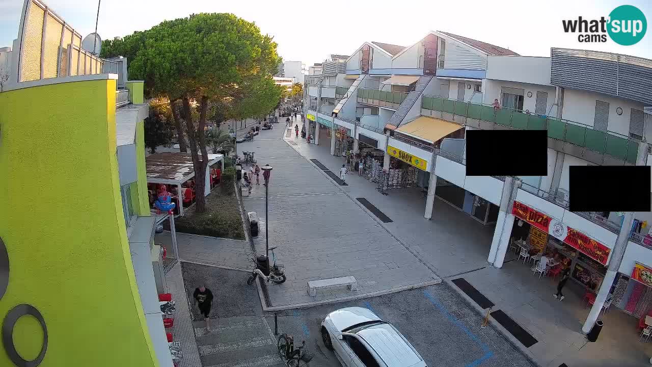 Bibione Shopping Street Webcam – Live View