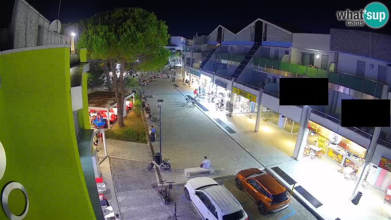 Bibione Shopping Street Webcam – Live View