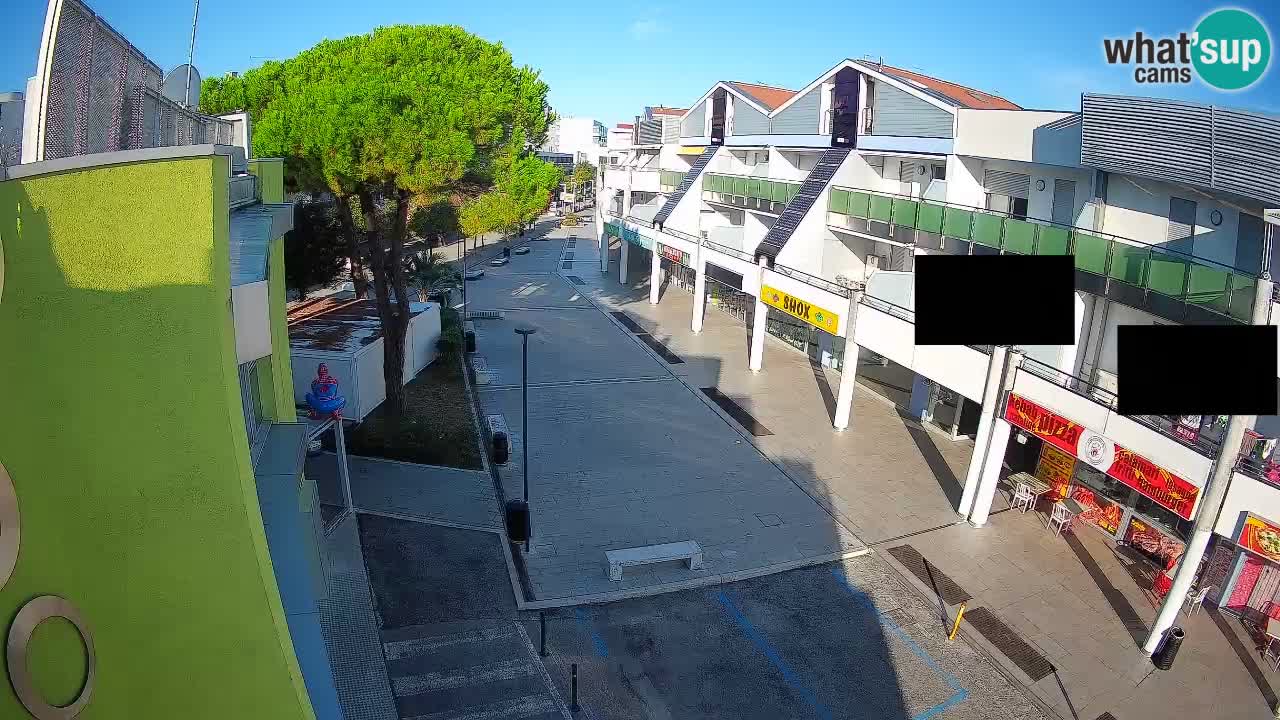 Bibione Shopping Street Webcam – Live View