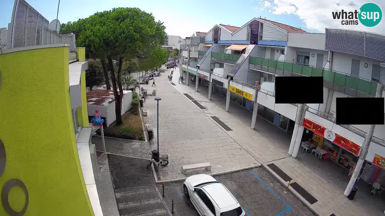 Bibione Shopping Street Webcam – Live View