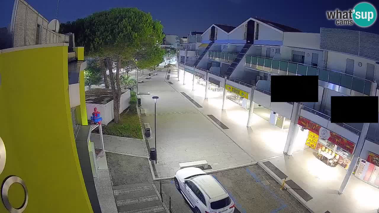 Bibione Shopping Street Webcam – Live View