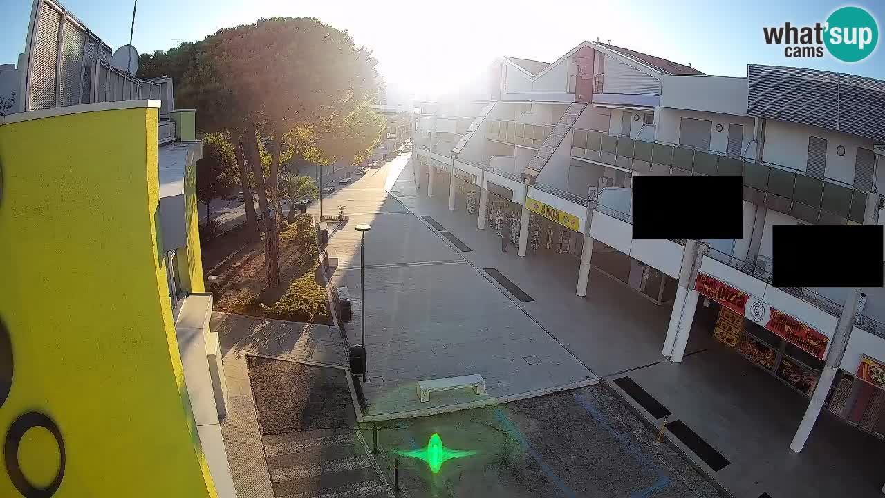 Bibione Shopping Street Webcam – Live View