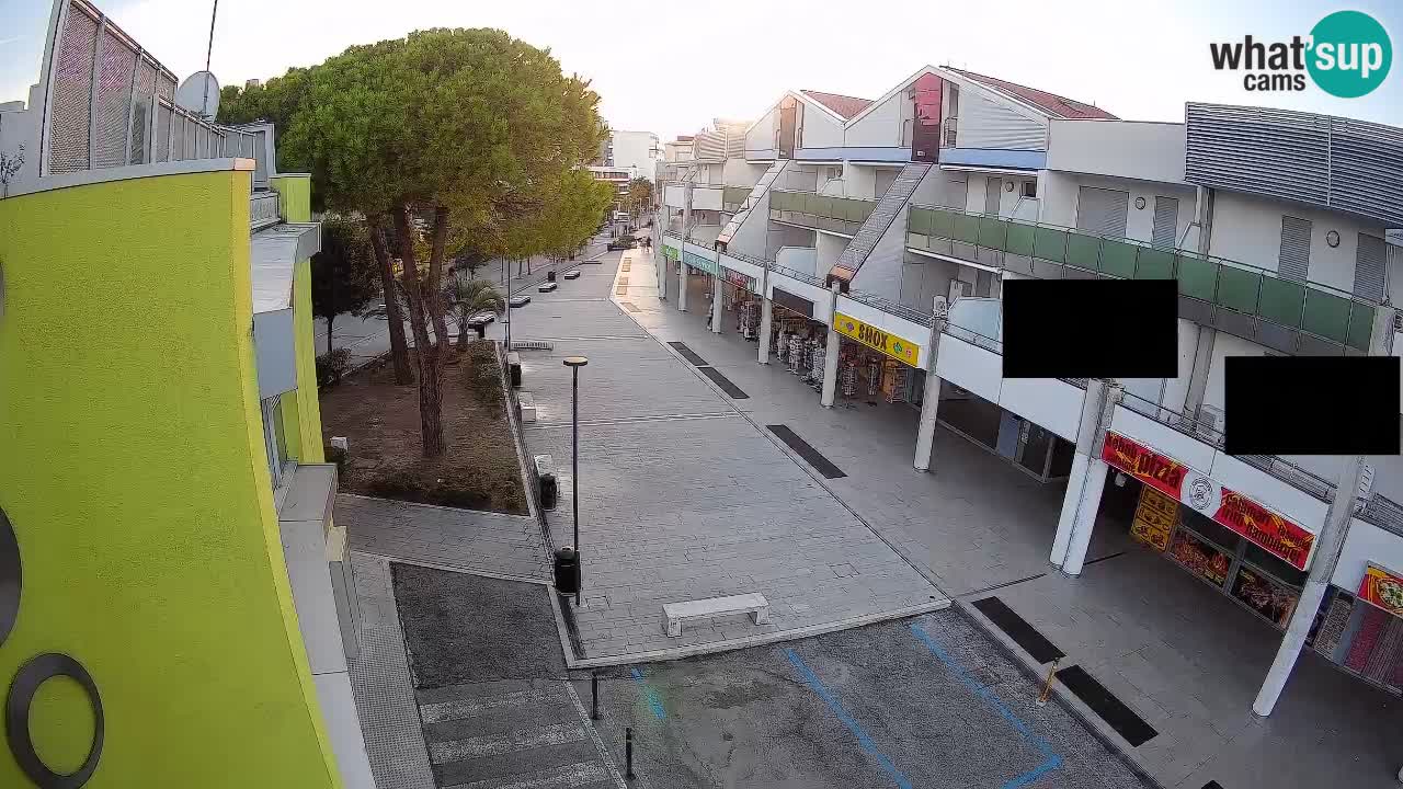 Bibione Shopping Street Webcam – Live View