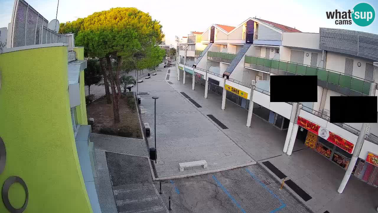 Bibione Shopping Street Webcam – Live View
