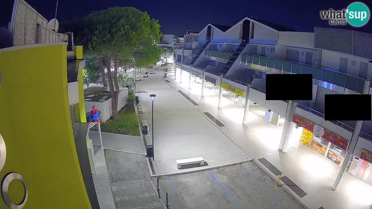 Spletna kamera Bibione Nakupovalna ulica – v živo