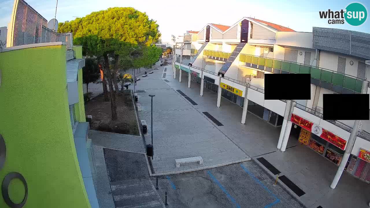 Bibione Shopping Street Webcam – Live View