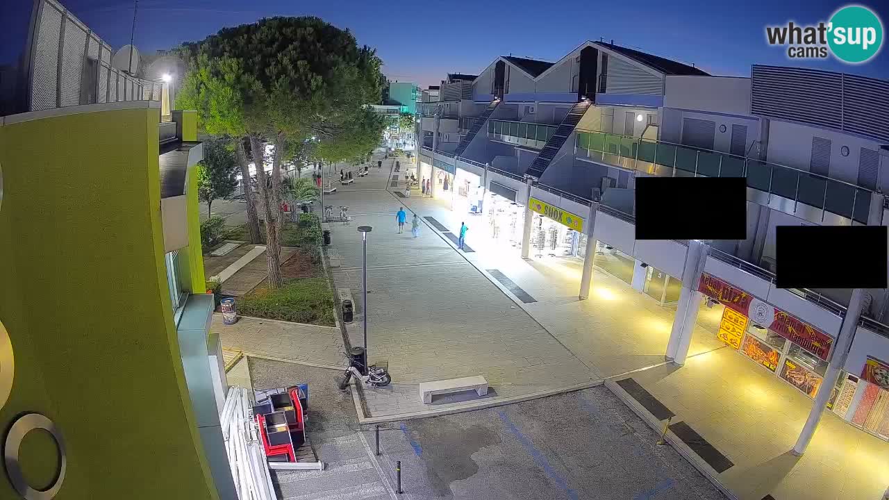 Bibione Shopping Street Webcam – Live View