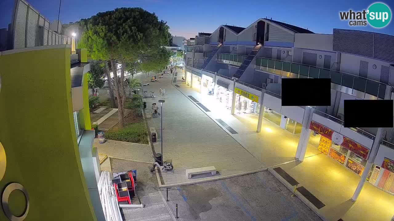 Bibione Shopping Street Webcam – Live View