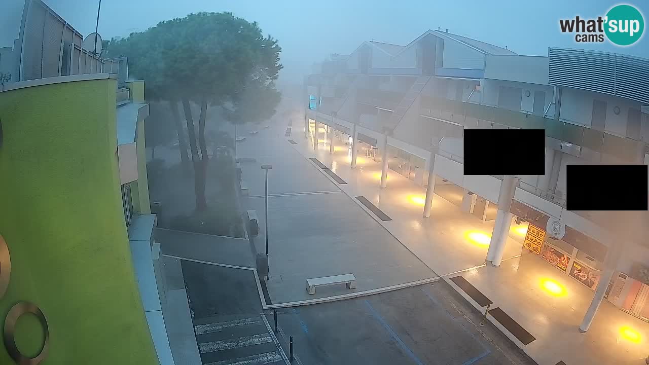 Bibione Shopping Street Webcam – Live View