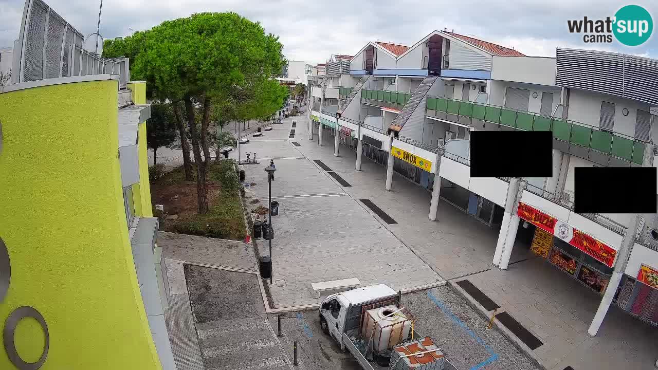 Bibione Shopping Street Webcam – Live View