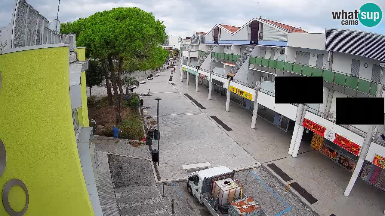 Bibione Shopping Street Webcam – Live View