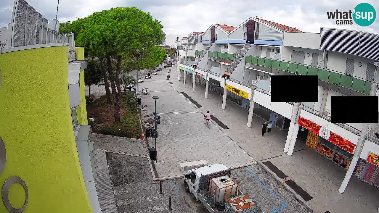 Bibione Shopping Street Webcam – Live View