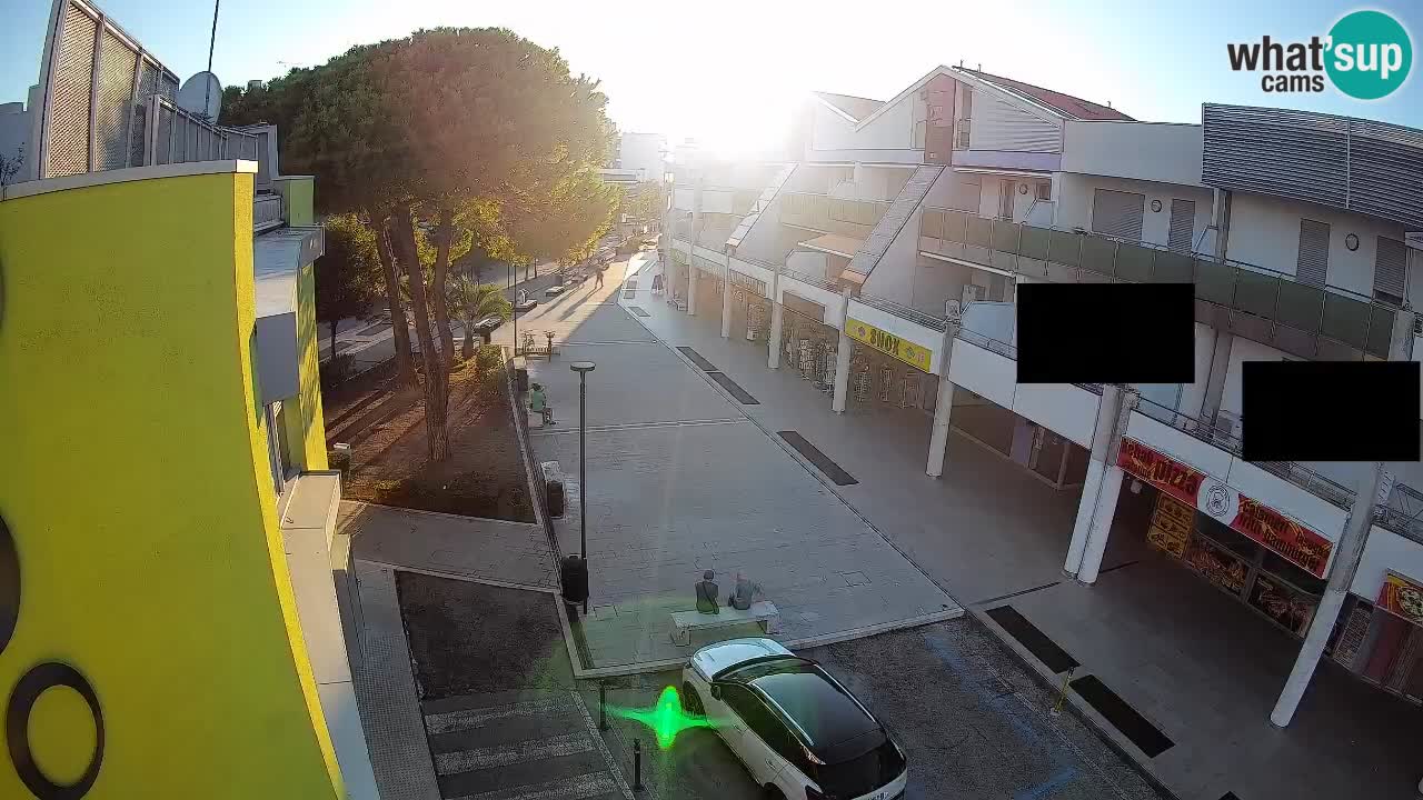 Bibione Shopping Street Webcam – Live View