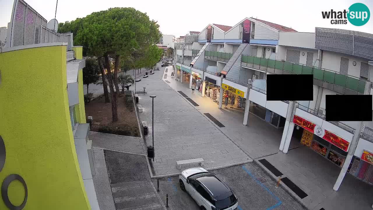 Bibione Shopping Street Webcam – Live View