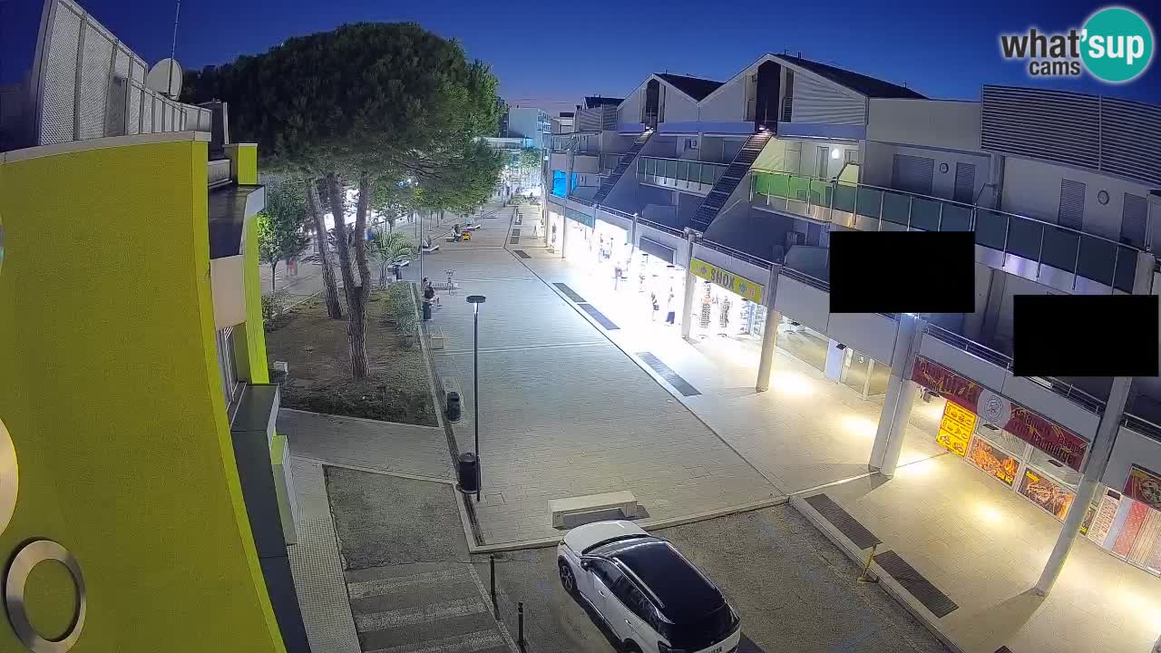 Bibione Shopping Street Webcam – Live View