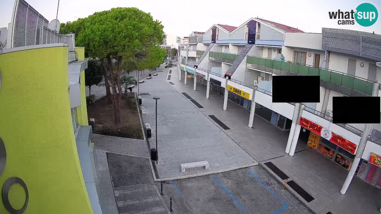 Bibione Shopping Street Webcam – Live View