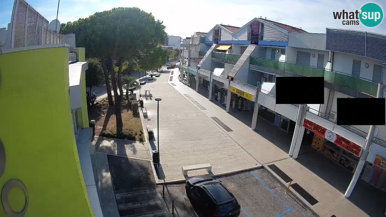 Bibione Shopping Street Webcam – Live View