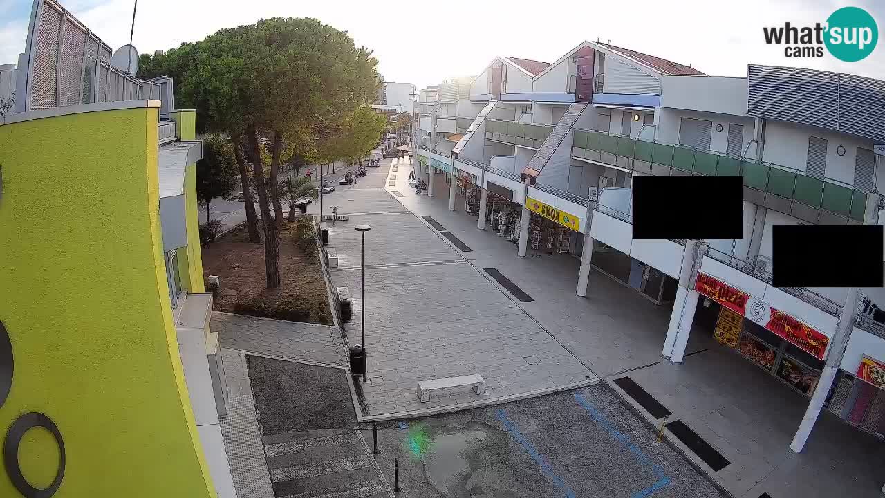 Bibione Shopping Street Webcam – Live View