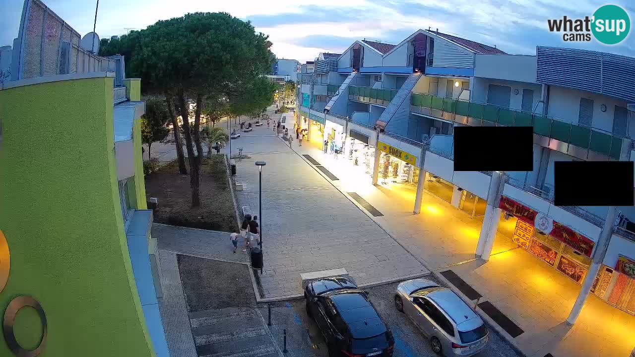 Bibione Shopping Street Webcam – Live View