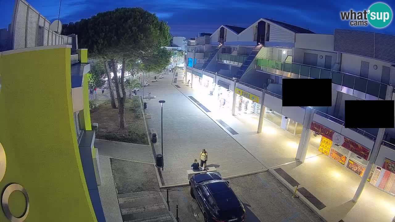 Bibione Shopping Street Webcam – Live View