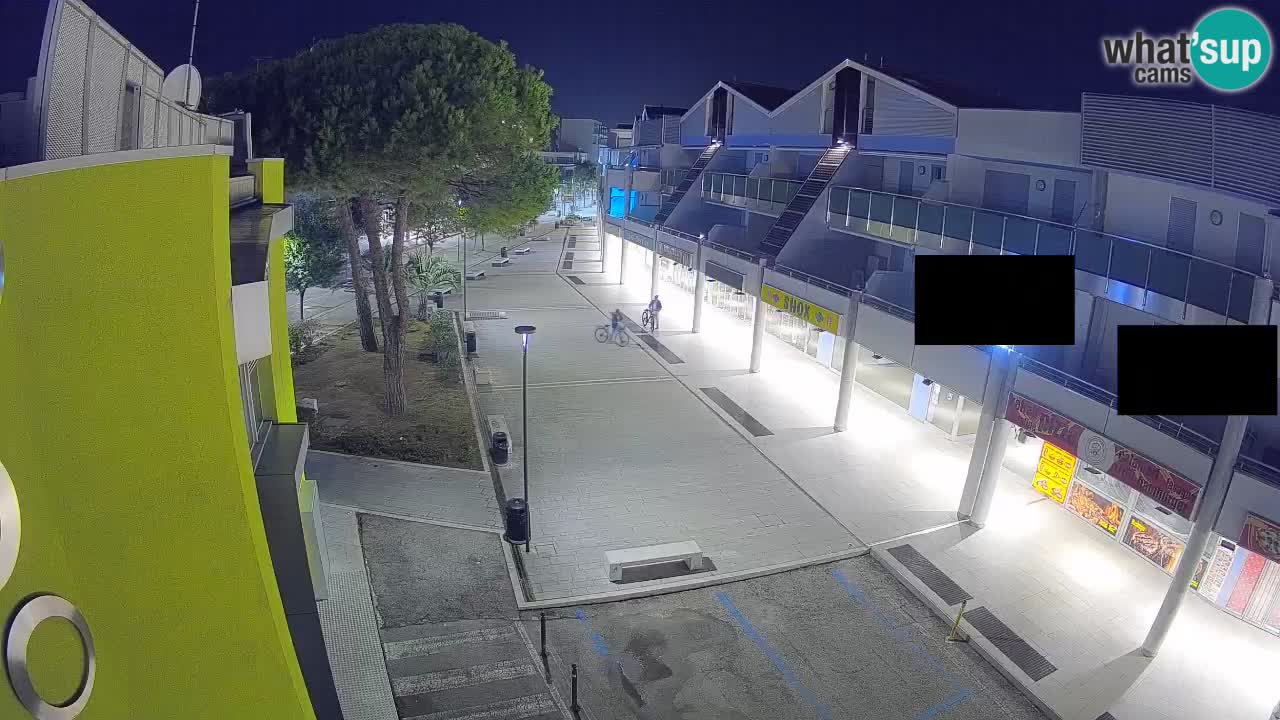 Bibione Shopping Street Webcam – Live View