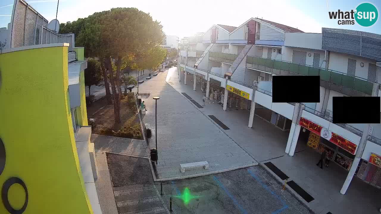 Bibione Shopping Street Webcam – Live View