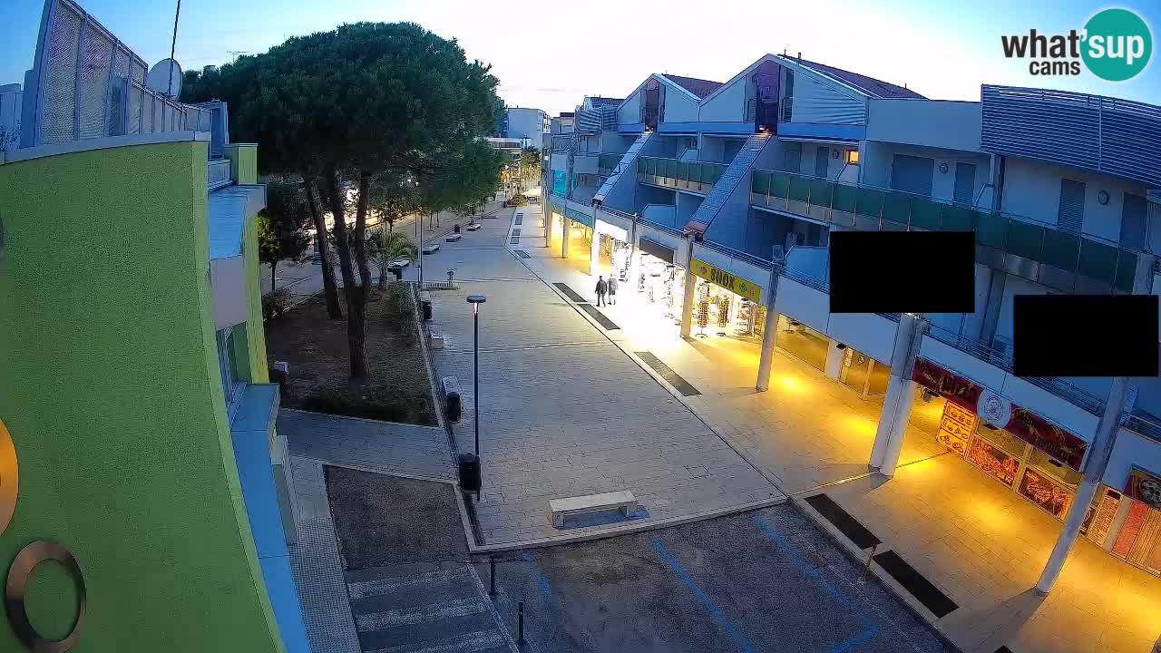 Bibione Shopping Street Webcam – Live View