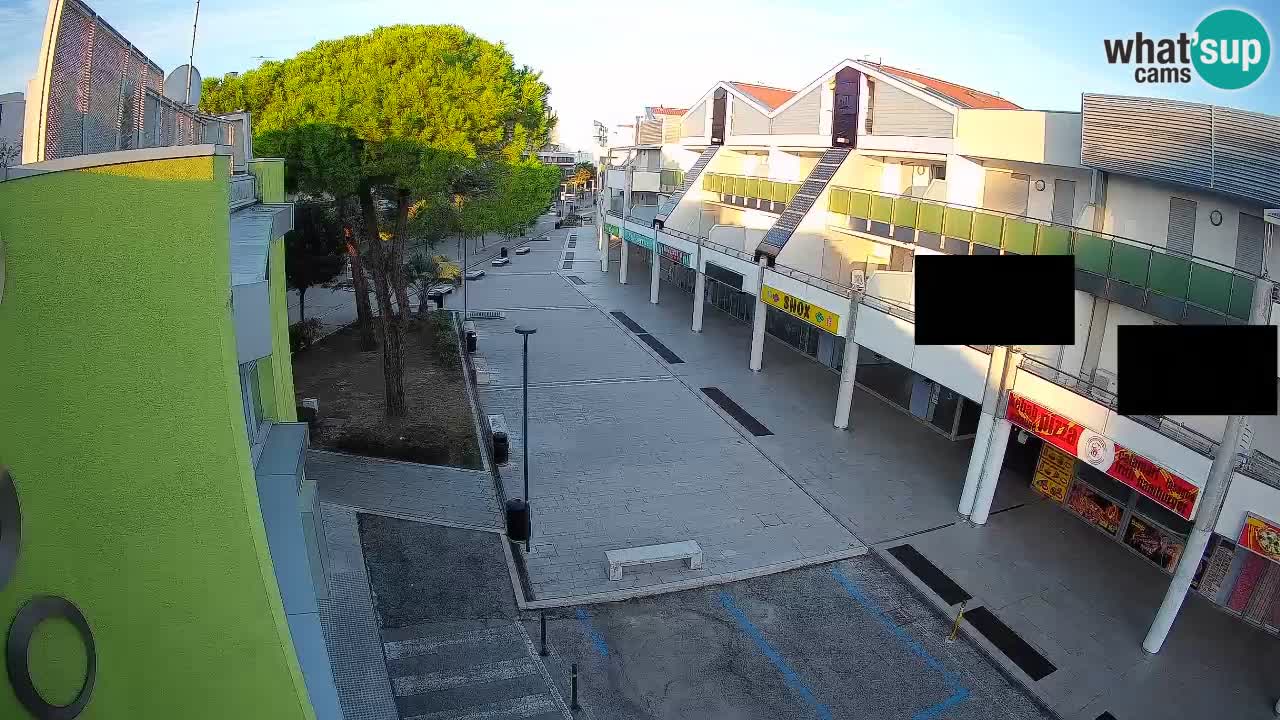 Bibione Shopping Street Webcam – Live View