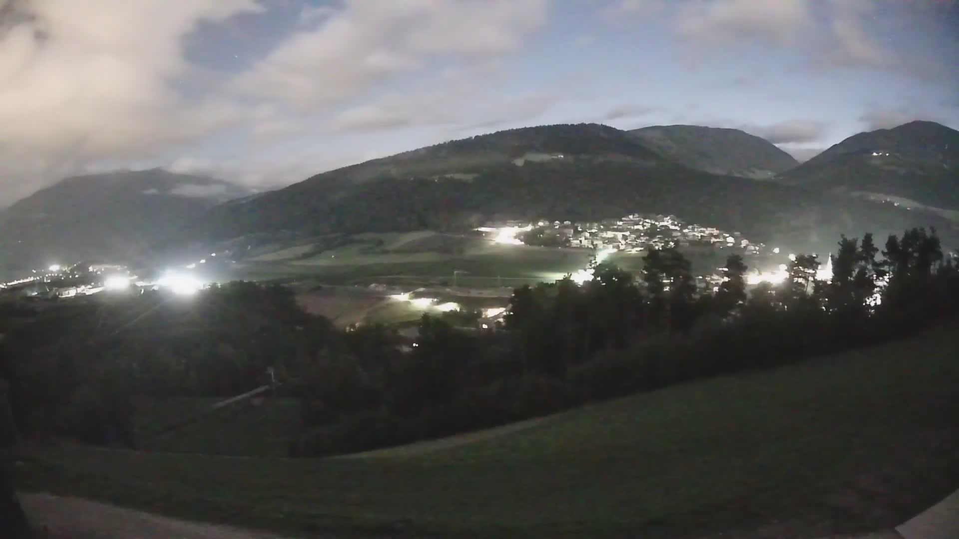 Spletna kamera Ried – Pogled na Percha | Kronplatz
