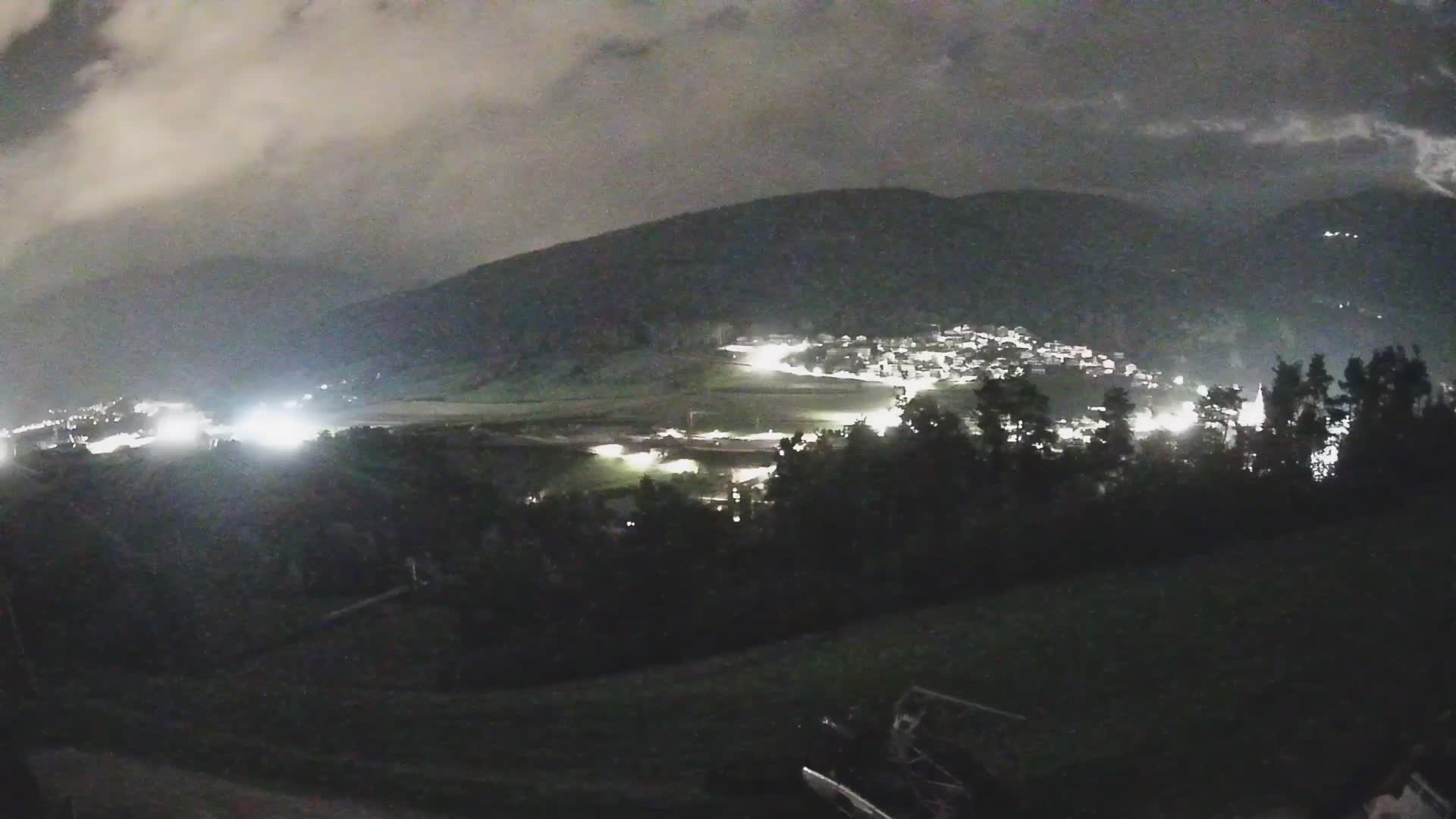 Spletna kamera Ried – Pogled na Percha | Kronplatz