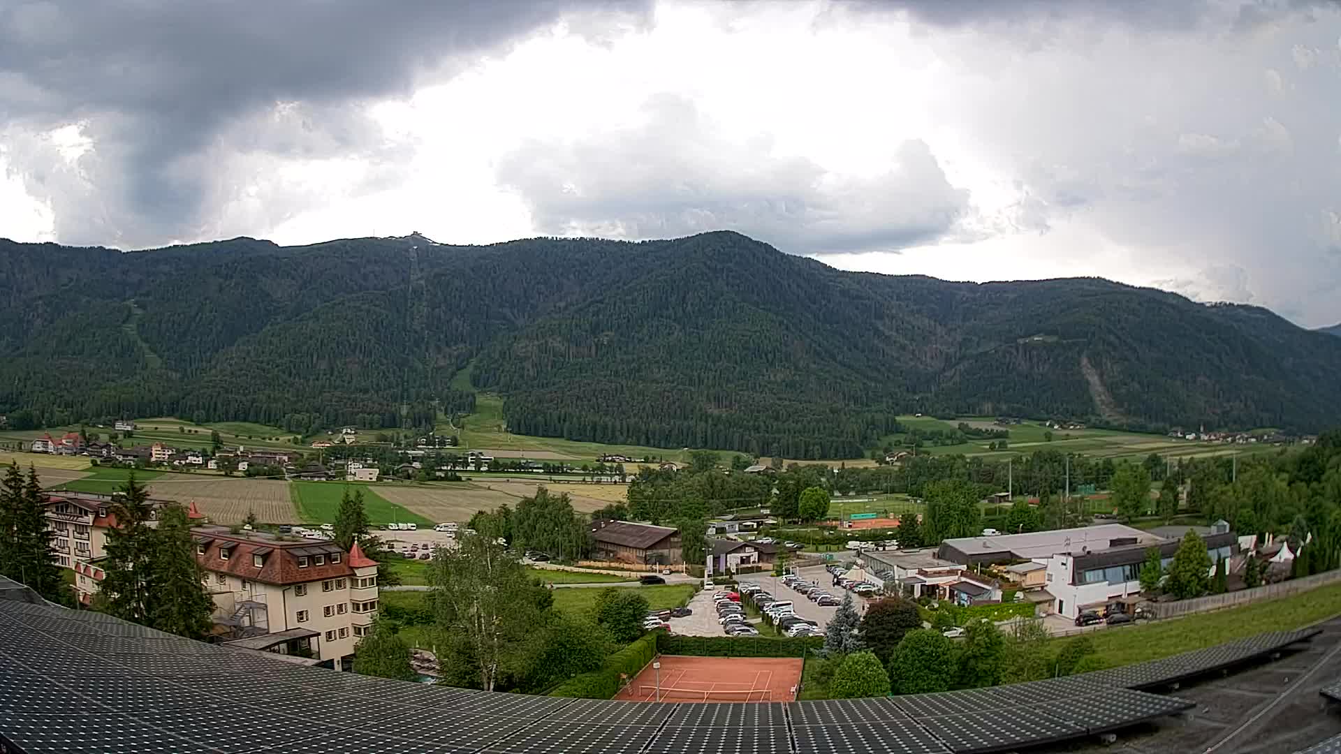 Web kamera Riscone | Hotel Olympia | Pogled na Kronplatz