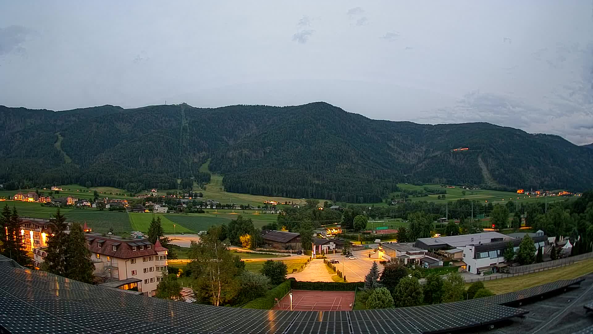 Web kamera Riscone | Hotel Olympia | Pogled na Kronplatz