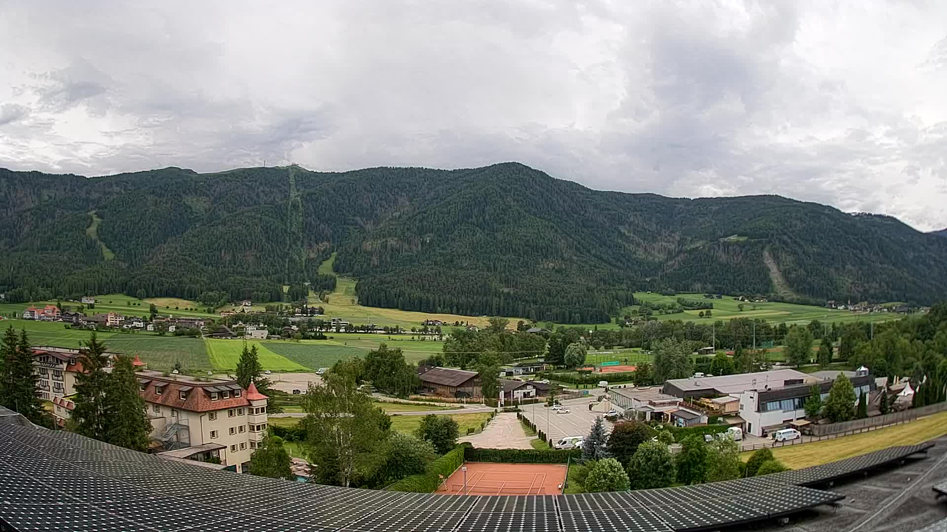 Web kamera Riscone | Hotel Olympia | Pogled na Kronplatz