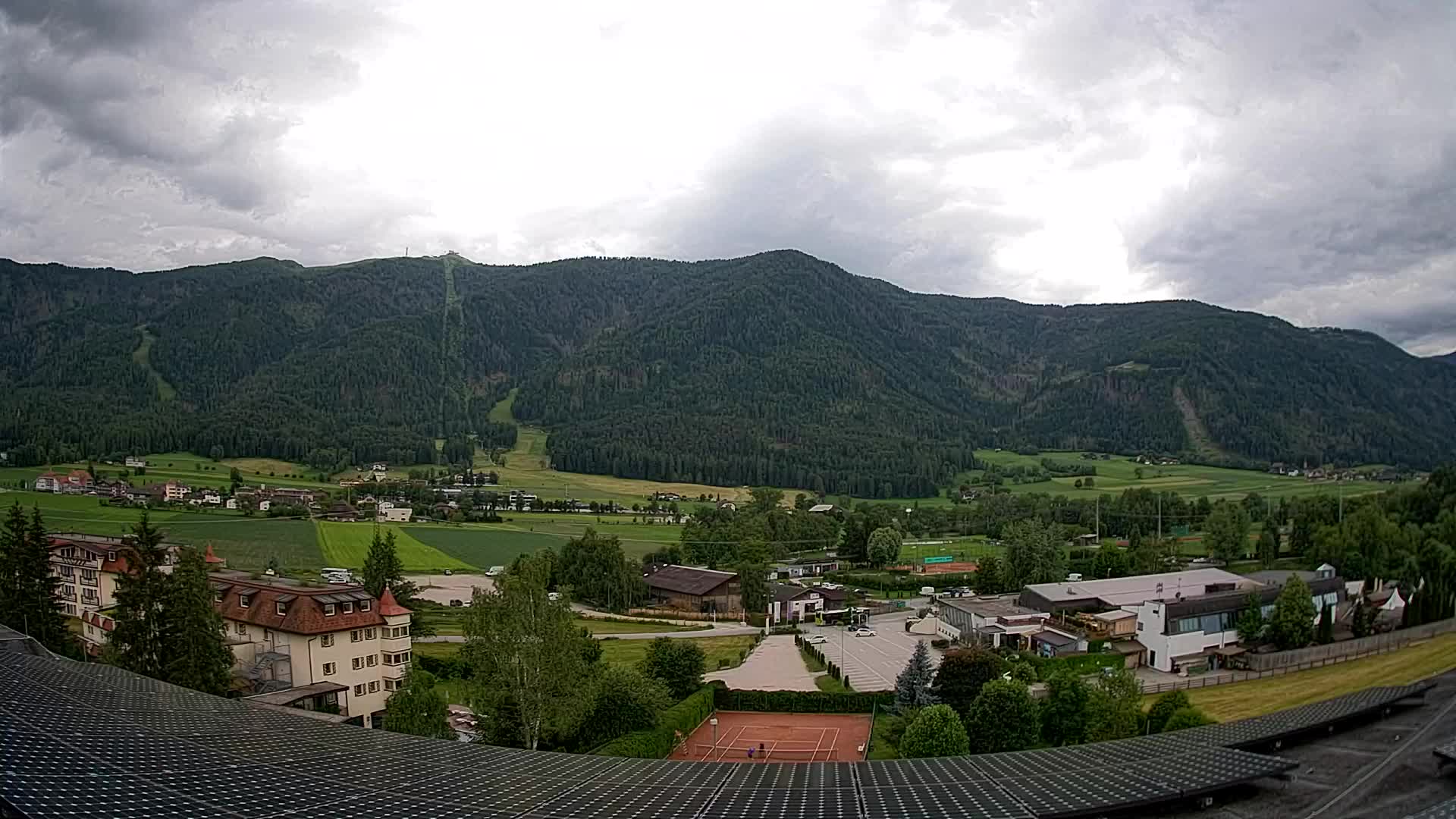 Web kamera Riscone | Hotel Olympia | Pogled na Kronplatz